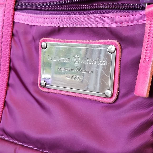 Lululemon First Release Travel Tote - Picture 2 of 13